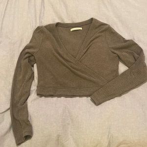 Abercrombie and Fitch long sleeve cropped sweater